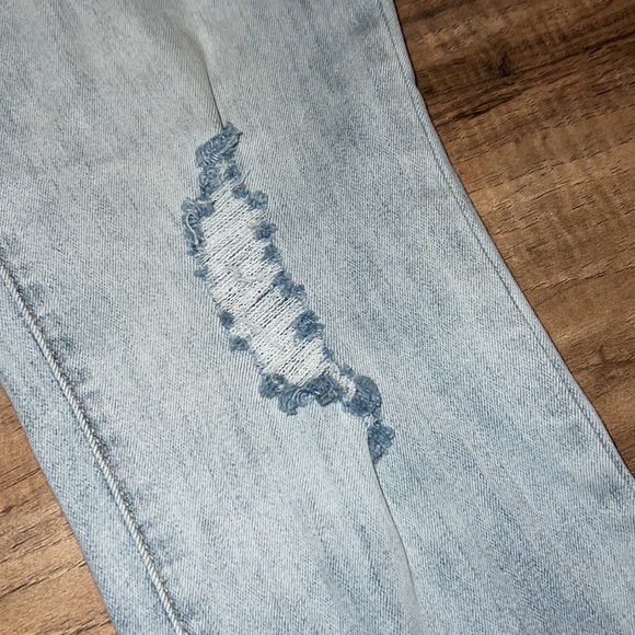 Wonderly Mid-rise Skinny Jeans - Picture 5 of 9